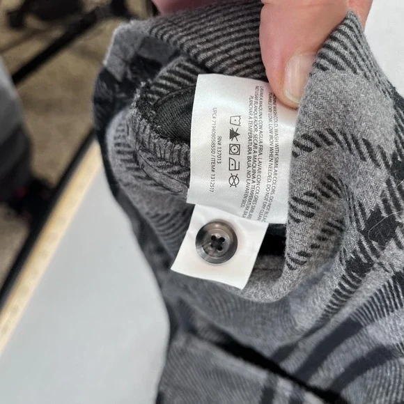 Orvis Shirt Mens Medium Gray Black Plaid Flannel Button Up Heavyweight Pockets - Picture 10 of 10